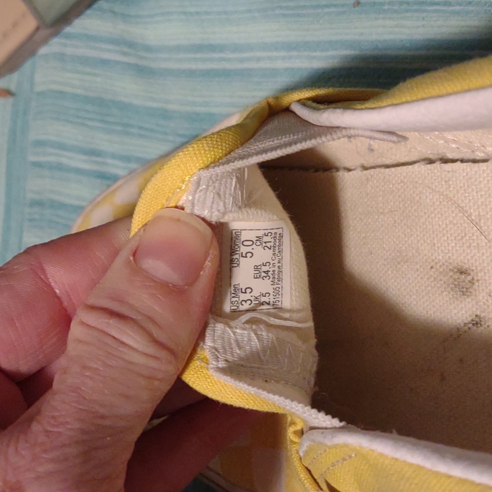 Yello Checked Vans - Picture 5 of 5